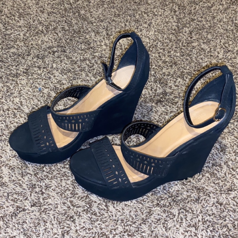 New velvet black wedge heels